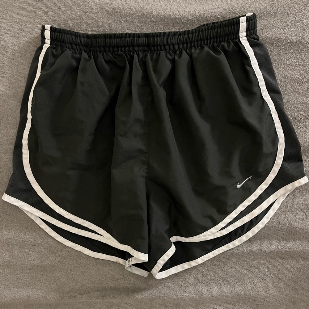 Women’s Nike Dri-Fit Short Size M Gray
